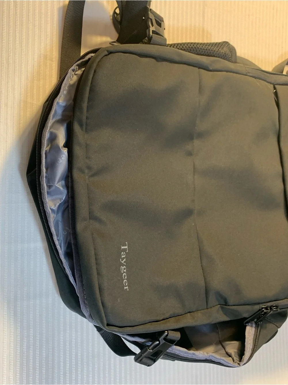 Taygeer 35L Travel Laptop Backpack Airplane Approved Fits 15.6 Inch Laptop. NWOT